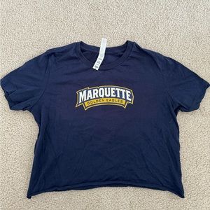 MARQUETTE UNIVERSITY size MEDIUM Cropped Shirt